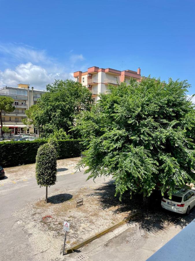 Condominio Centrale 104 Lignano Sabbiadoro Dış mekan fotoğraf